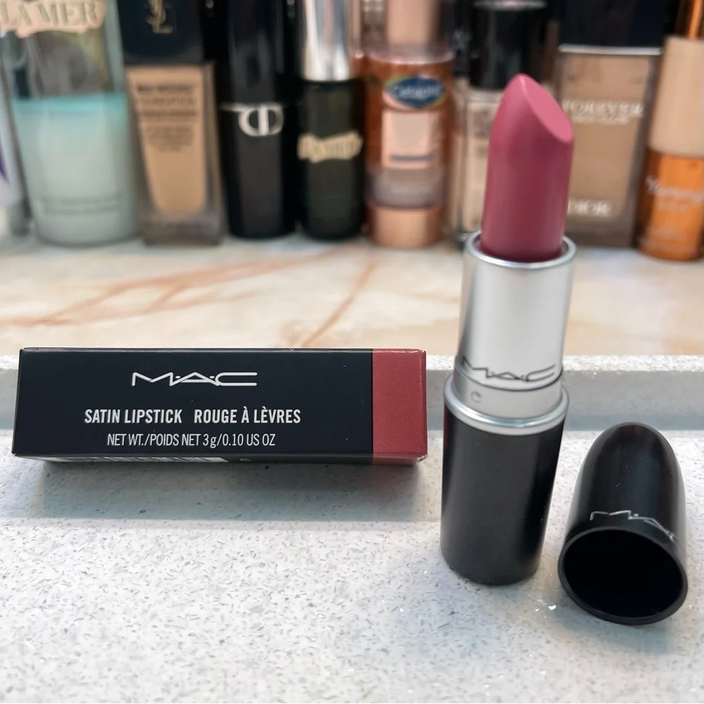 MAC ~ ‘802 BRAVE’ Satin Lipstick ~ Full Size ~ RARE & HTF ~ NIB